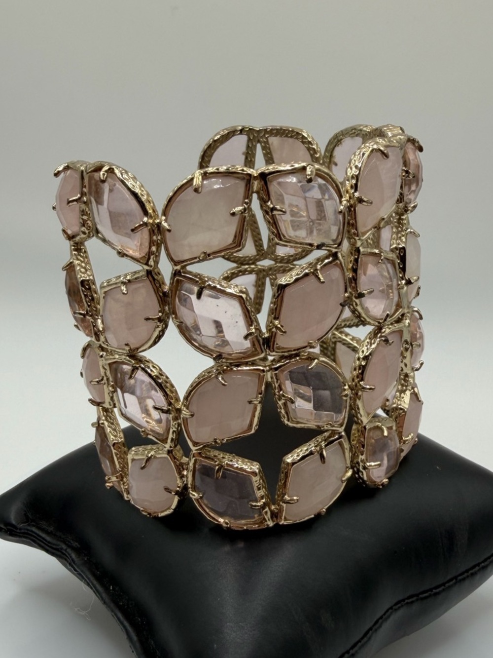 Kendra Scott Vintage Paley Gold Cuff in Rose Quartz and Pink Glass - Picture 6 of 11